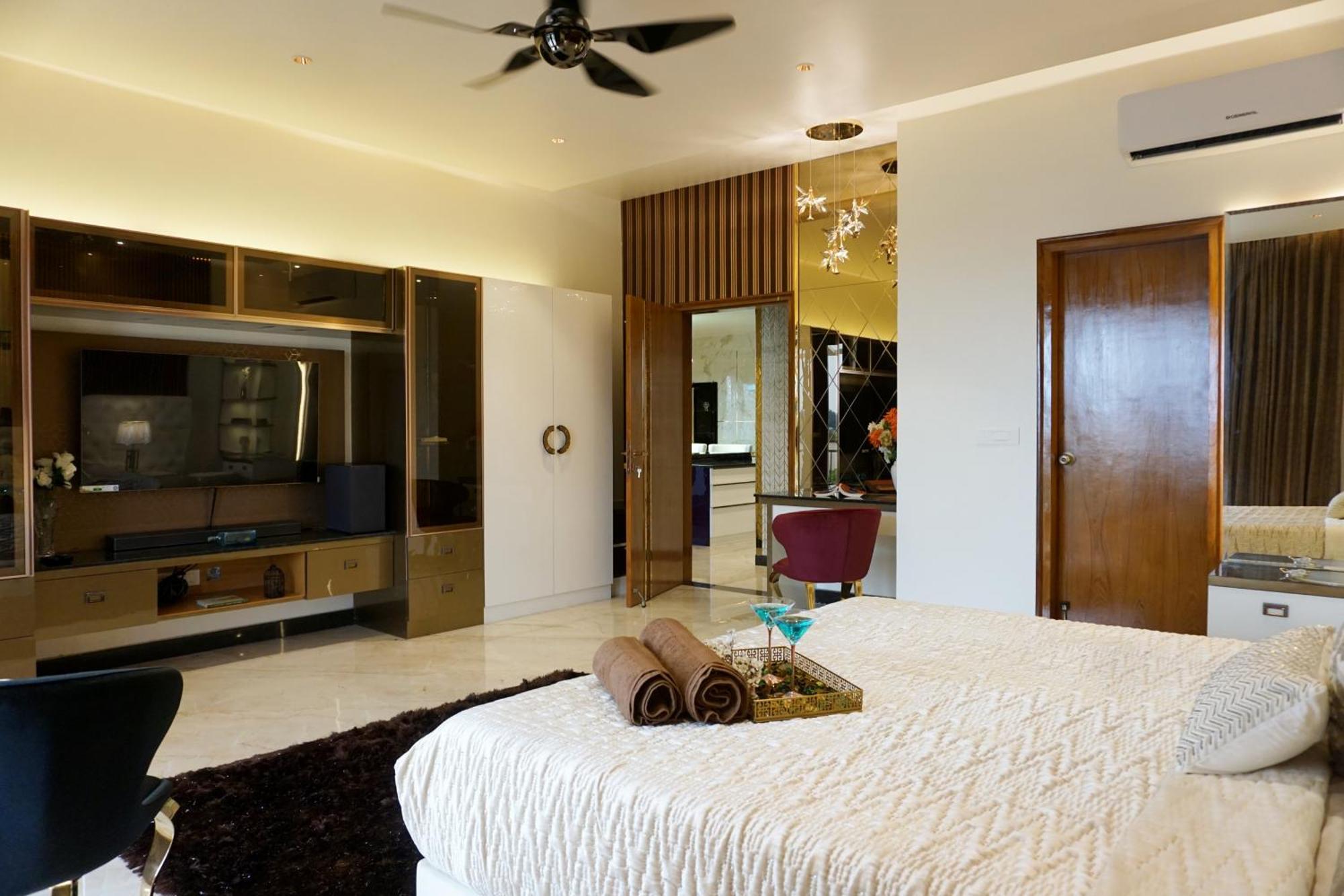 شقة The Pentouz On 100 Feet Road Indiranagar - An Urban Luxury Retreat بنغالور المظهر الخارجي الصورة