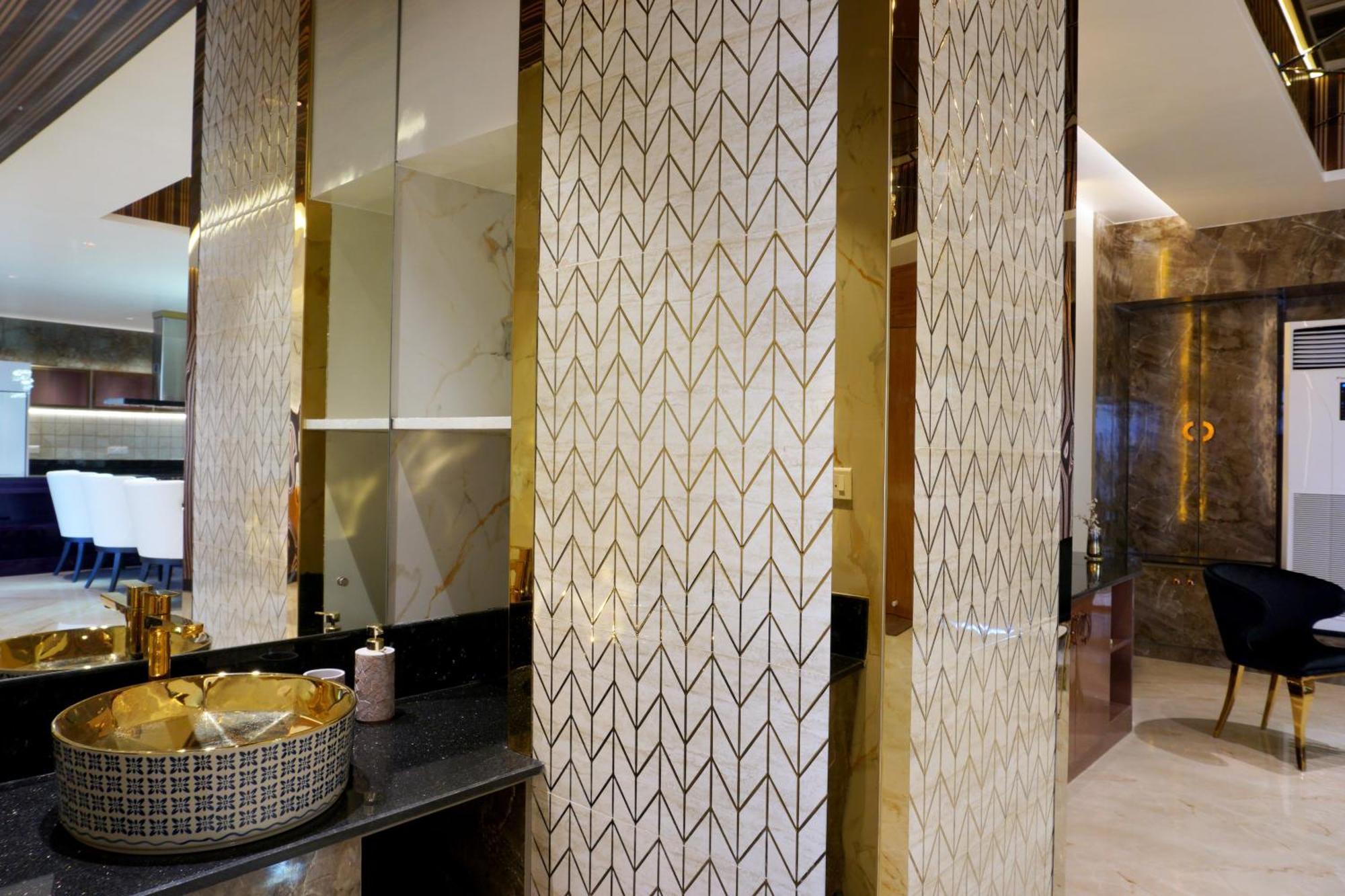 شقة The Pentouz On 100 Feet Road Indiranagar - An Urban Luxury Retreat بنغالور المظهر الخارجي الصورة