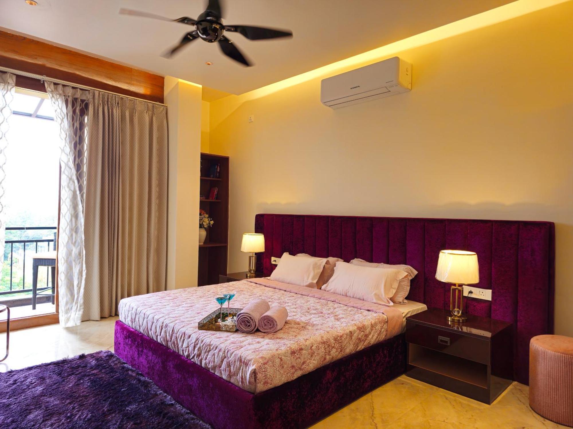 شقة The Pentouz On 100 Feet Road Indiranagar - An Urban Luxury Retreat بنغالور المظهر الخارجي الصورة