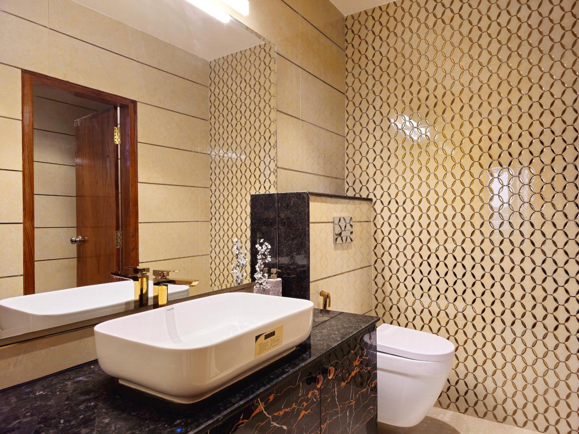 شقة The Pentouz On 100 Feet Road Indiranagar - An Urban Luxury Retreat بنغالور المظهر الخارجي الصورة