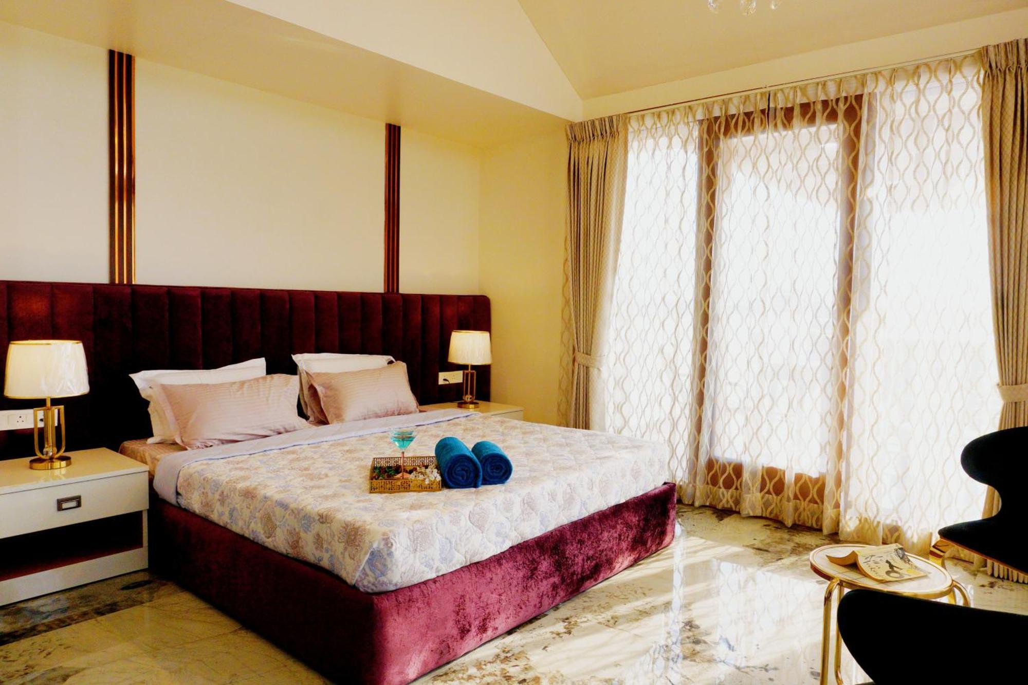 شقة The Pentouz On 100 Feet Road Indiranagar - An Urban Luxury Retreat بنغالور المظهر الخارجي الصورة